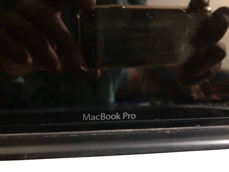 MacBook pro core i7 2.9 graphics 2