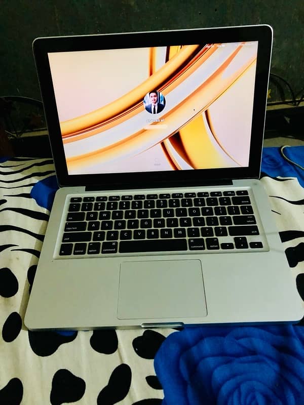 MacBook pro core i7 2.9 graphics 1