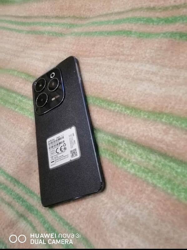 infinix hot 40 8gb/256gb for sale. 1