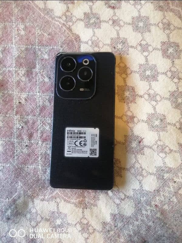 infinix hot 40 8gb/256gb for sale. 5