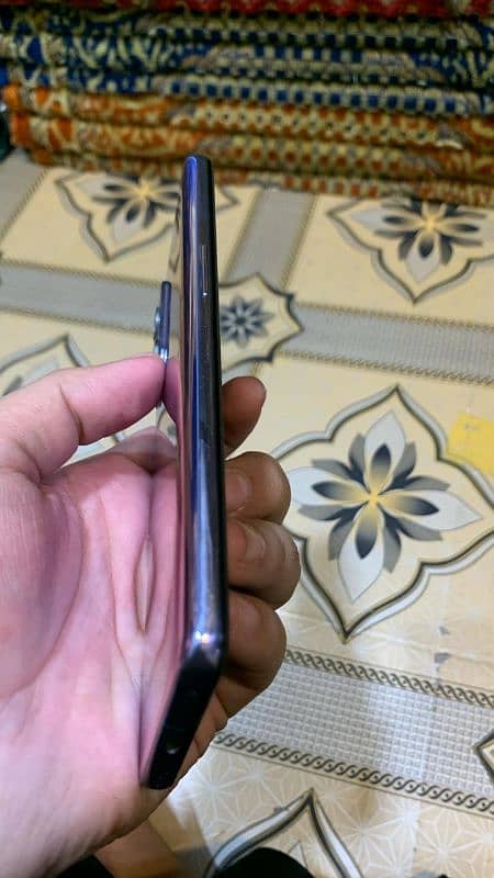 oneplus9 10/10 condition only line in screen 3