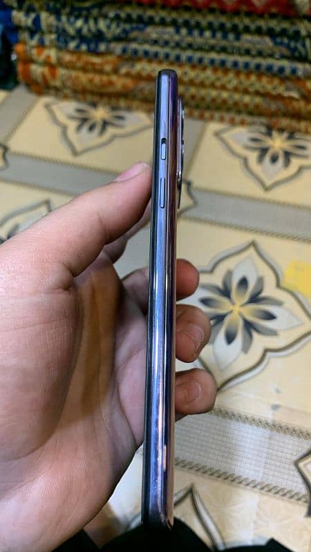 oneplus9 10/10 condition only line in screen 4