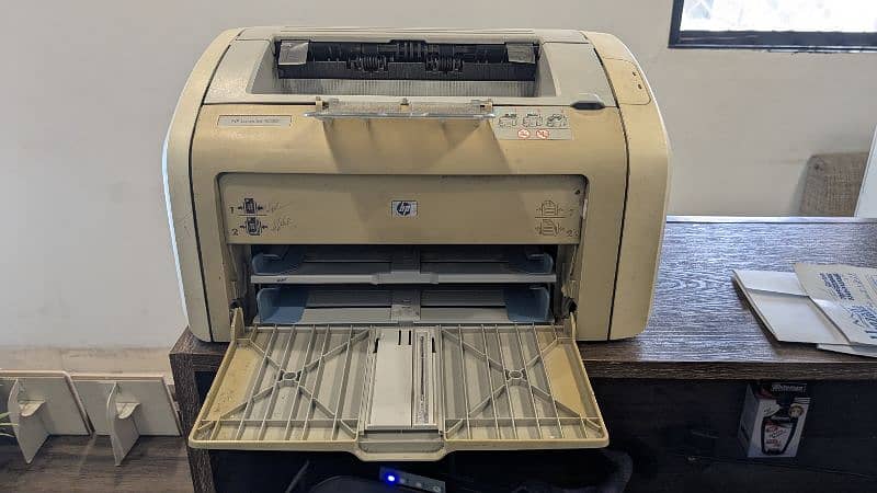 HP LASERJET 1020 (URGENT SALE) 0