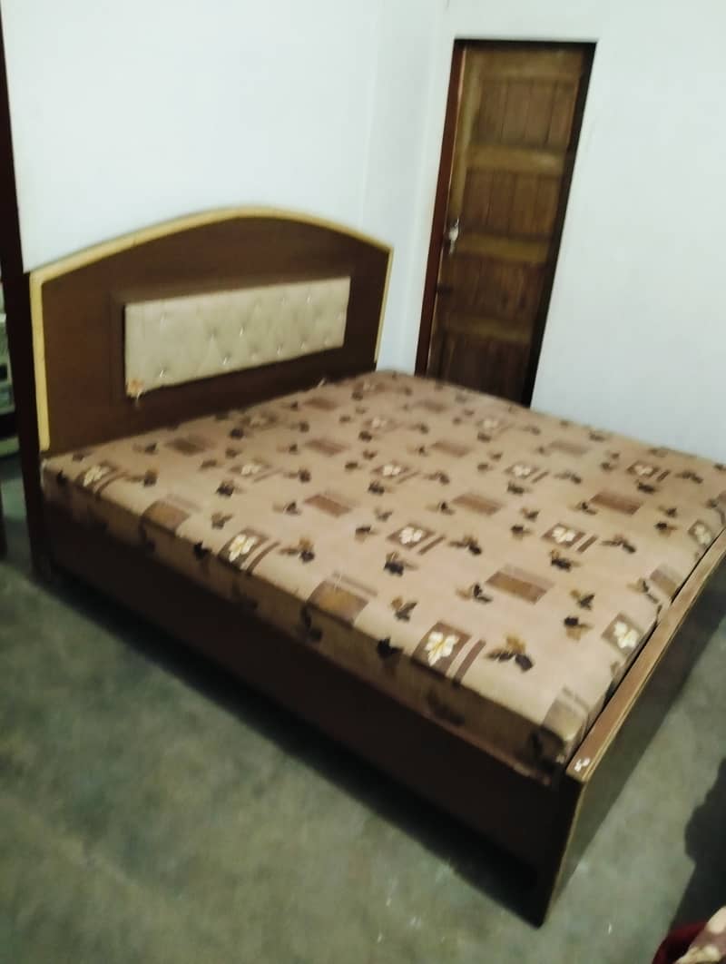 Wooden King Size Bed Urgent Sale 0