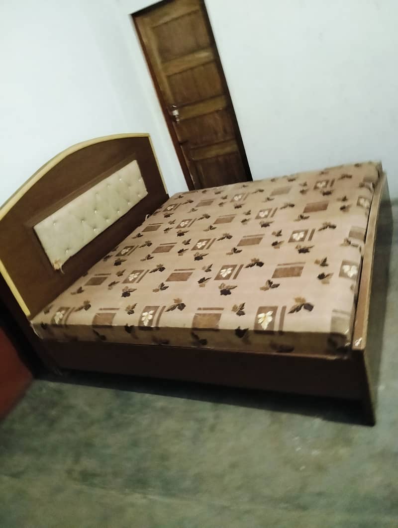 Wooden King Size Bed Urgent Sale 1