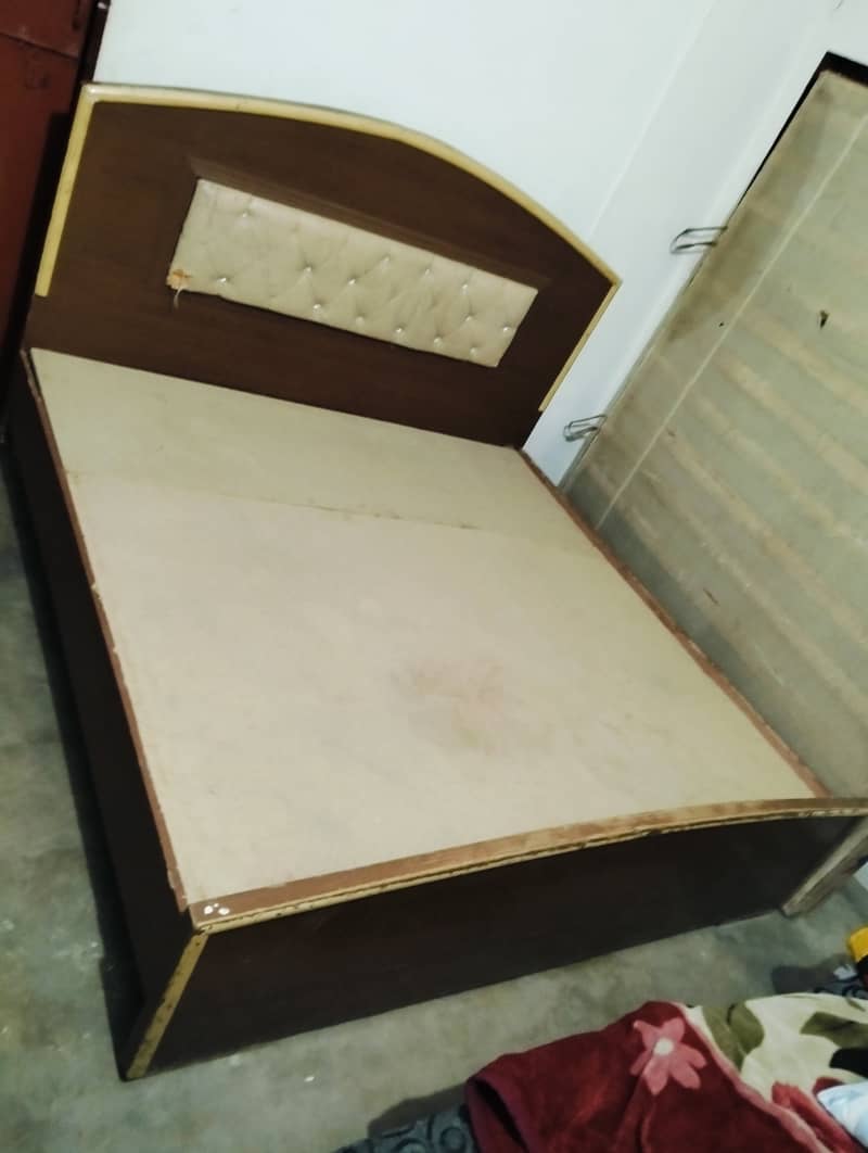 Wooden King Size Bed Urgent Sale 3