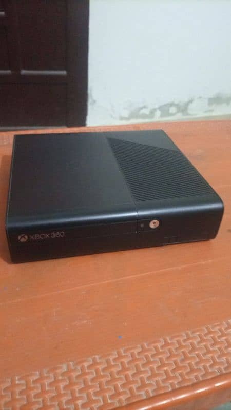 Xbox 360 Ultra Slim 3