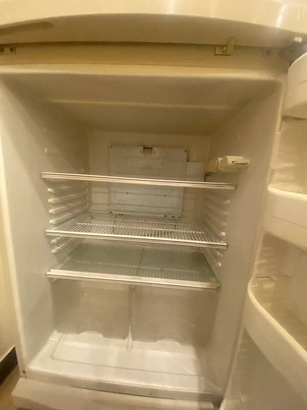 Dawlance Full size Fridge for Sale in Excellent condition 3