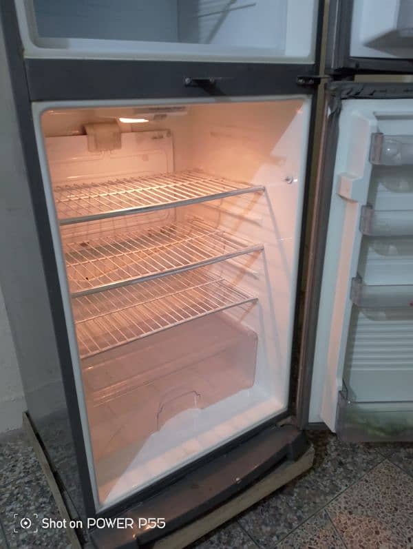 Dawlance fridge urgently seliing 3