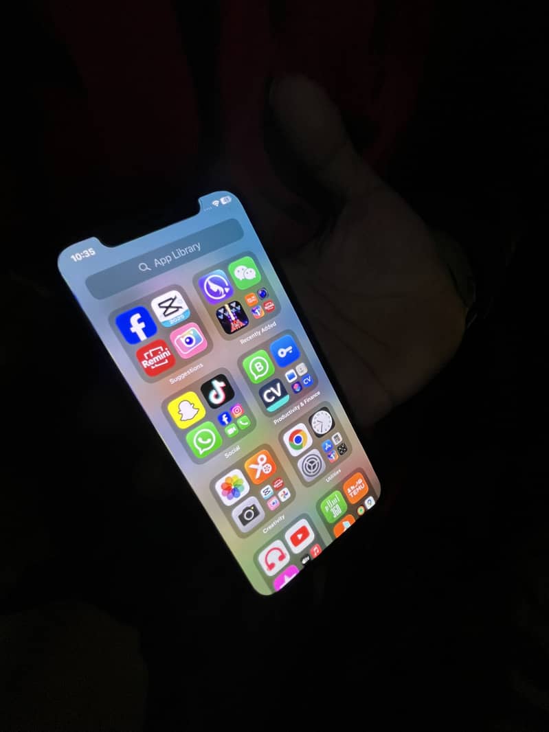 Apple iPhone X 3