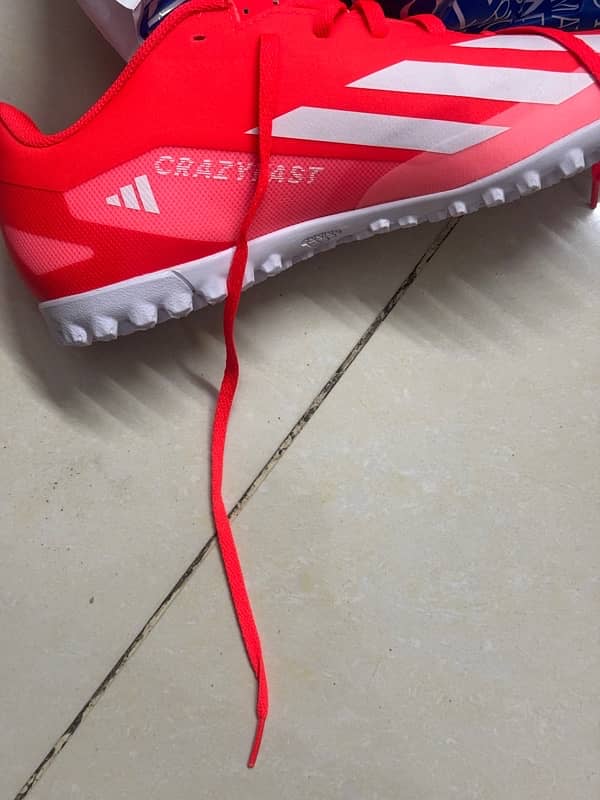 Brand New Adidas Orginal Crazyfast grippers 4