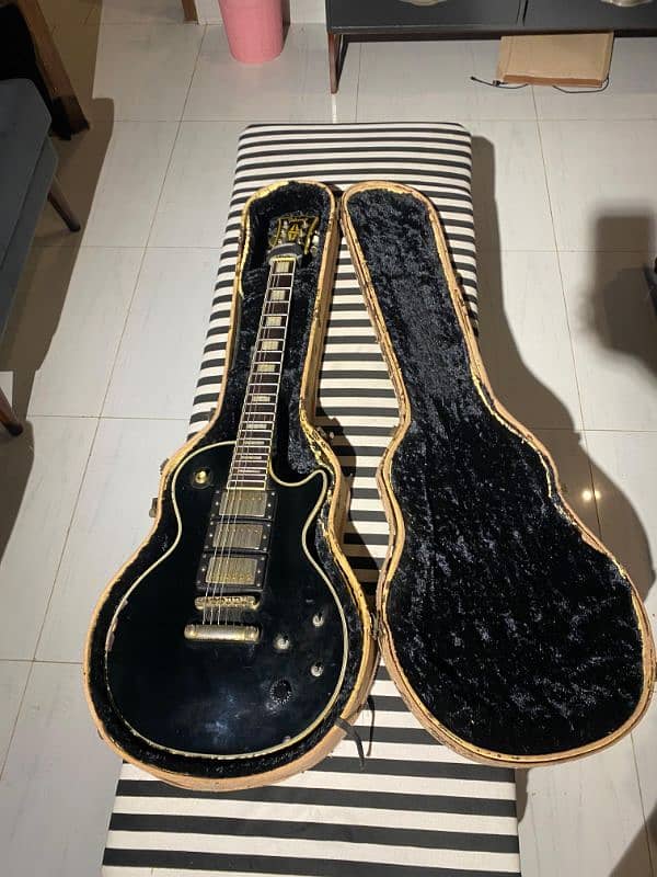 Electric Guitar ( Gibson Les Paul ) 1