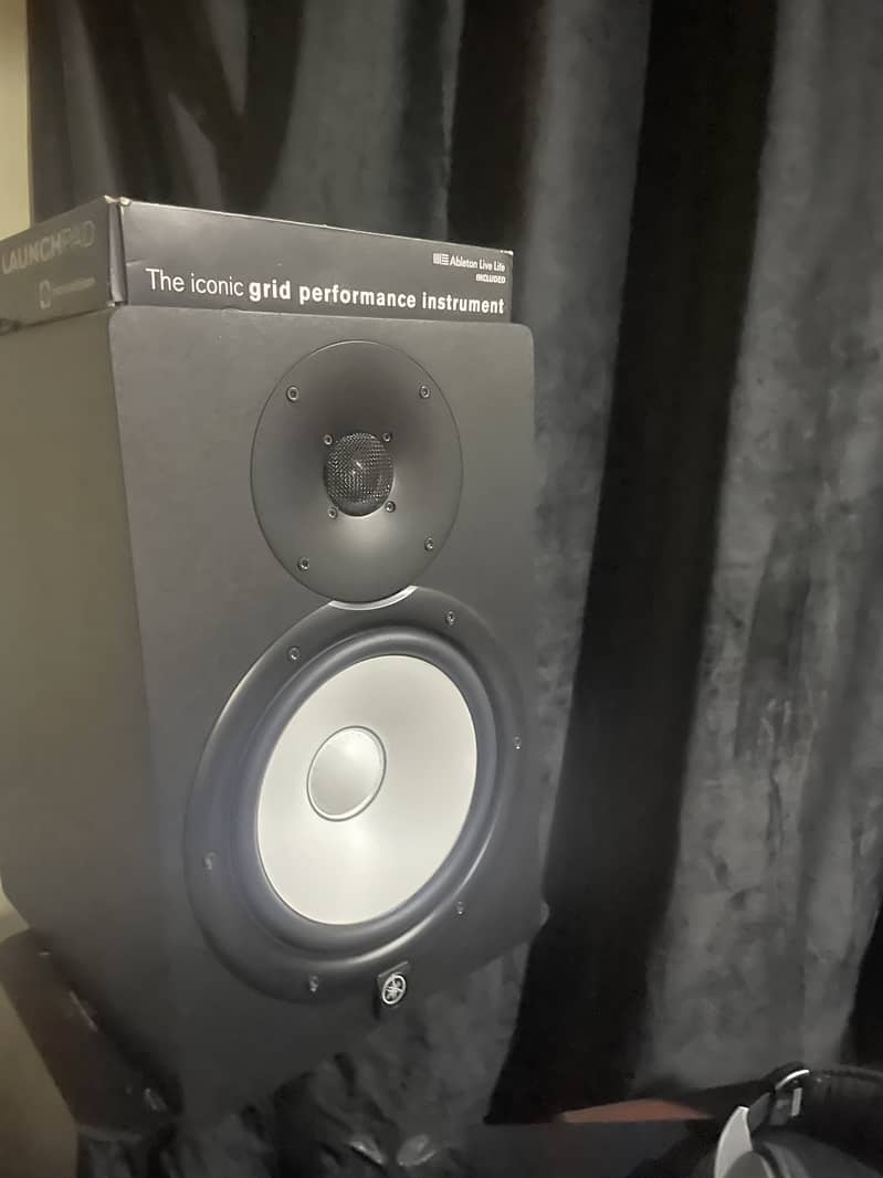 Yamaha HS8 Studio Monitors 1