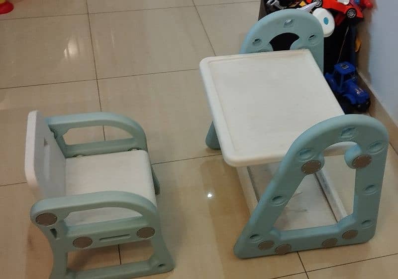 Baby chair & baby chair with table 2