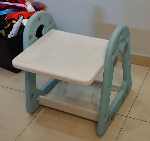 Baby chair & baby chair with table 3