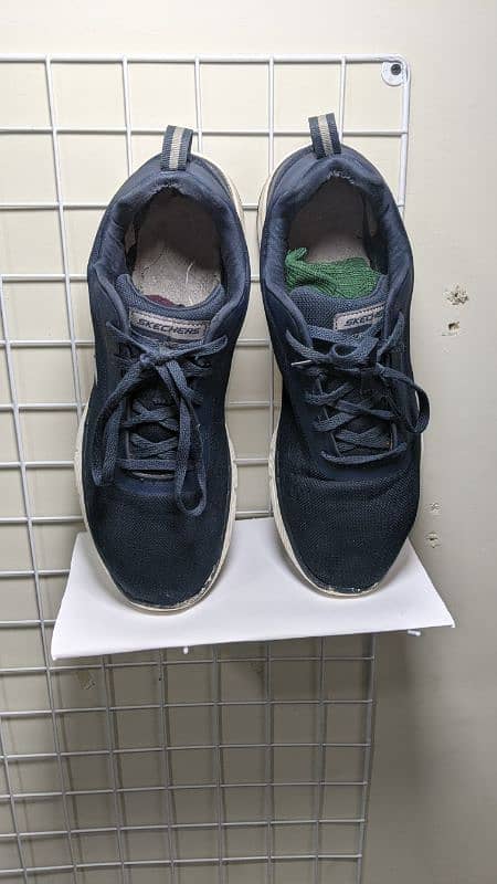 Skechers shoes Lite-Weight Comfortable Sneakers for Sale 0