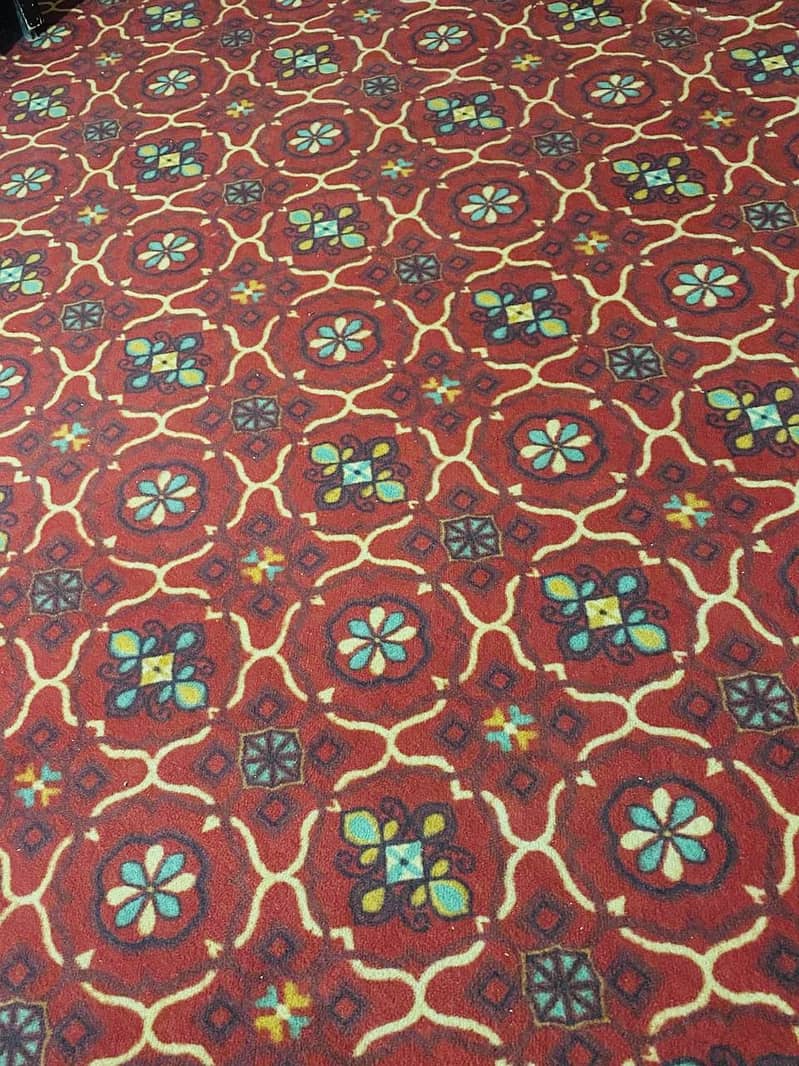 Used carpet for sale in red color 1