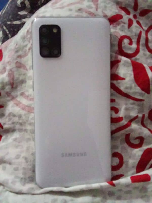 samsung A31 mobile box b hai sath 1