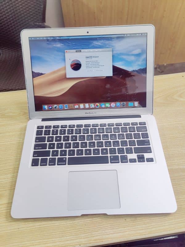 MacBook Air 2017 i5 8GB/256GB With original charger. 0