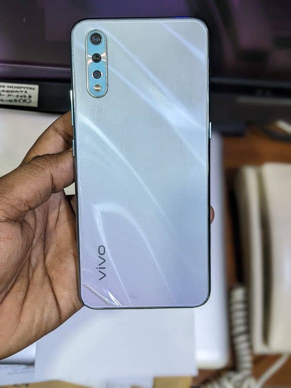 vivo s1 128GB 4GB Dual sim Approved 8