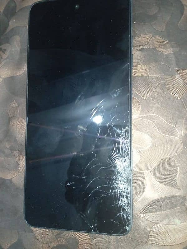 tecno spark go 2024 screen crack h touch ok kam kr rha h 1