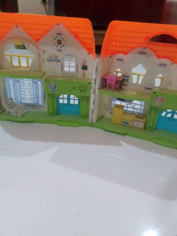 LOL Dolls, Kitchen, and 2 Doll Houses 7