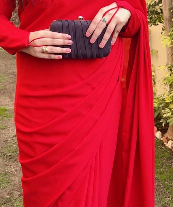 Stunning Red Sari – Perfect for Special Occasions 1