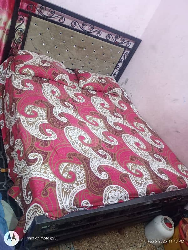 Iron bed or mattress bhi hai, 5/6 size 2