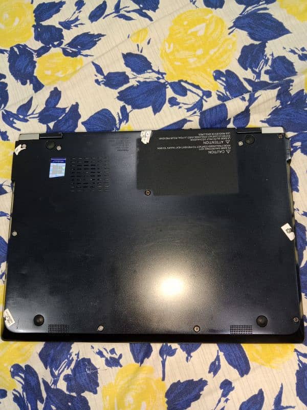 Toshiba i7 8th generation laptop 360° touch screen 1