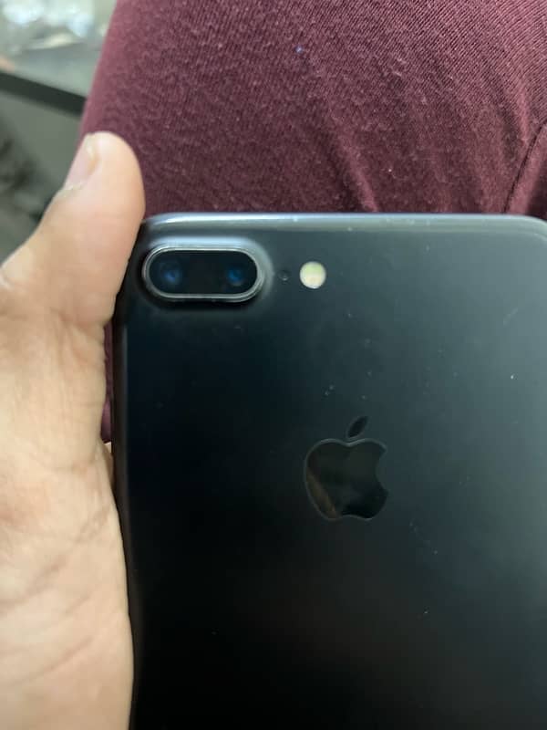 Iphone 7 plus 32 gb mate black colour JV Colour 1