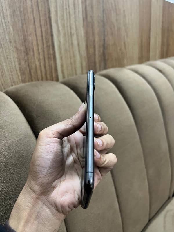 iphone 11pro max 512gb Factory unlocked All Ok 3