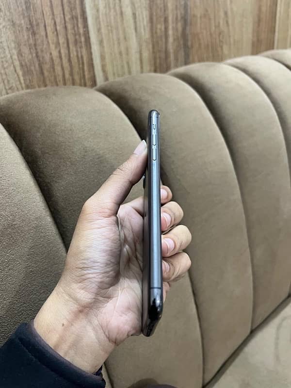 iphone 11pro max 512gb Factory unlocked All Ok 4