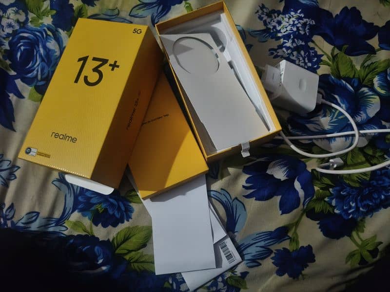 Realme 13 Plus 12/256 complete box 1