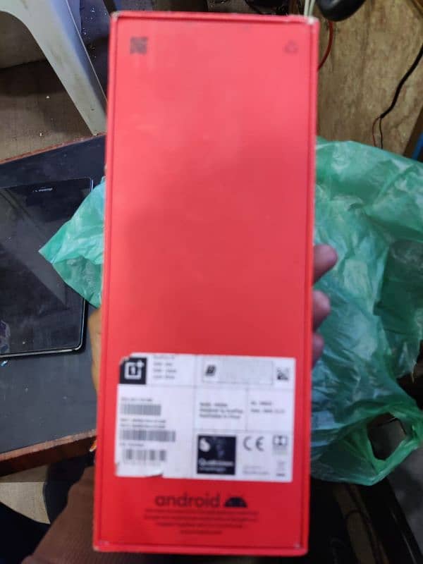 one plus 8t 8/128 with box 5