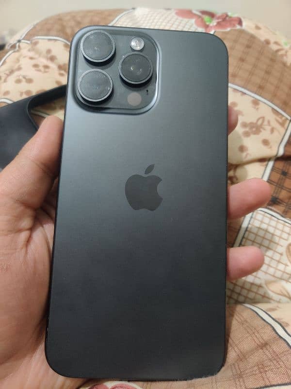 iPhone 15 Pro Max 0