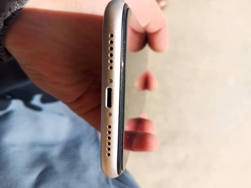 iPhone 11 (64GB) in Great Condition – 9/10 0