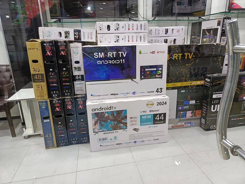 32 inch Samsung Led Tv Smart 8k box pack 3 years warranty  03024036462 2