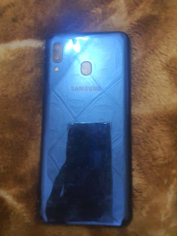 samsung galaxy a20 9/10 condition 2