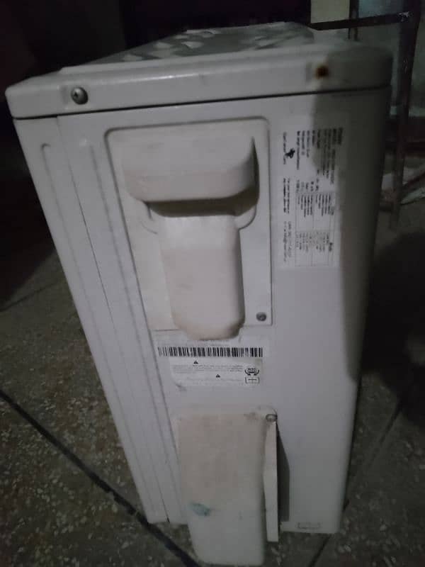 hair ac DC inverter 1 ton like a new 8