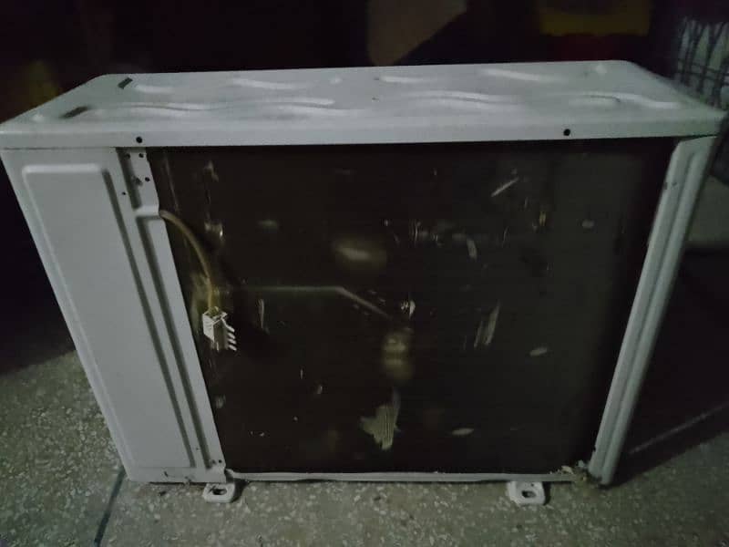 hair ac DC inverter 1 ton like a new 10