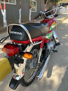 Honda CD 70 in 10 by 10 condition