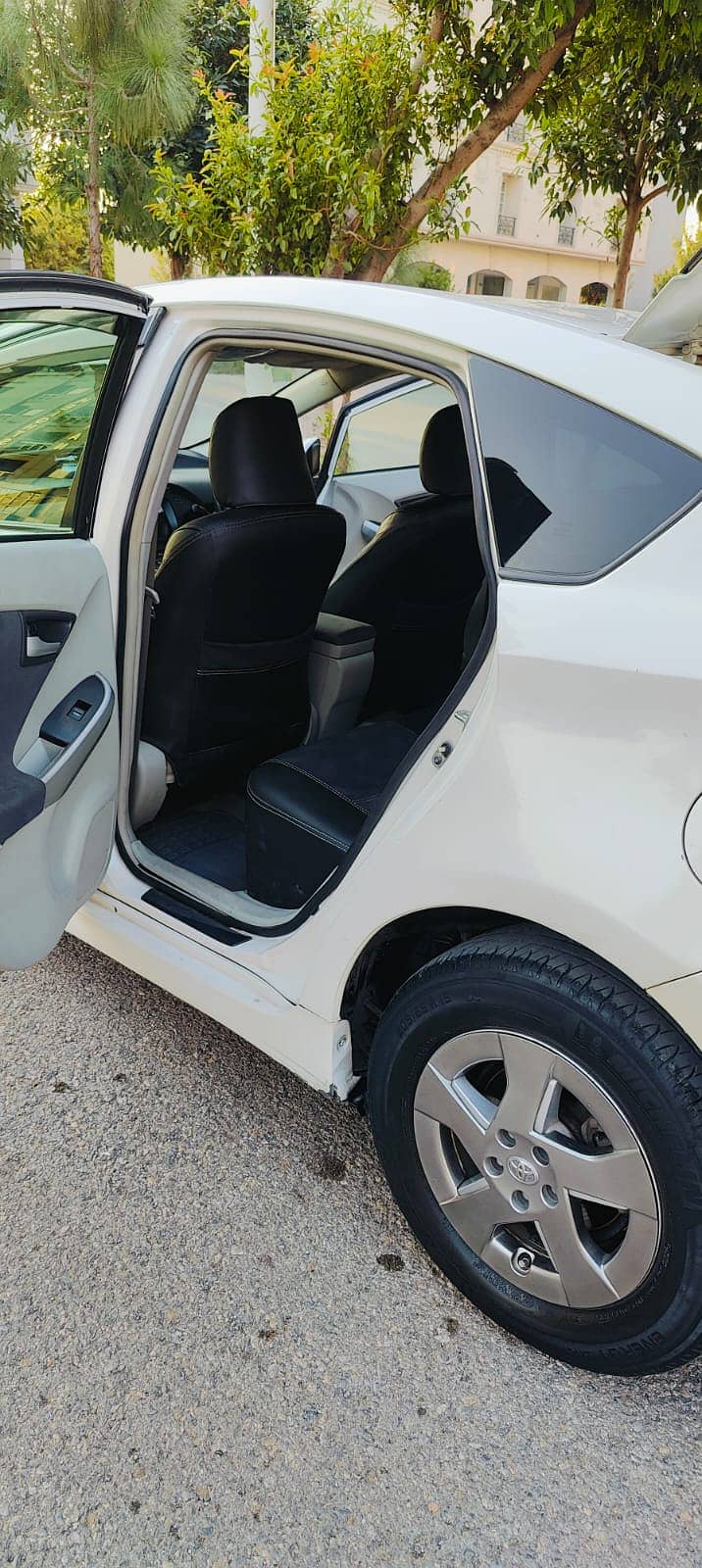 Toyota Prius 2010/2022 Neat and Clean just buy and drive 13