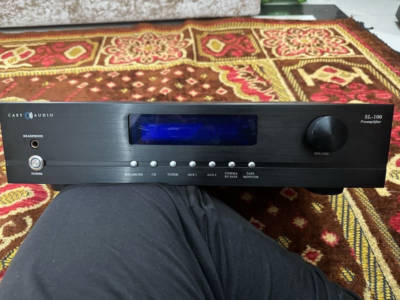 Cary Audio Pre and Power Amplifier (audiophile) 0