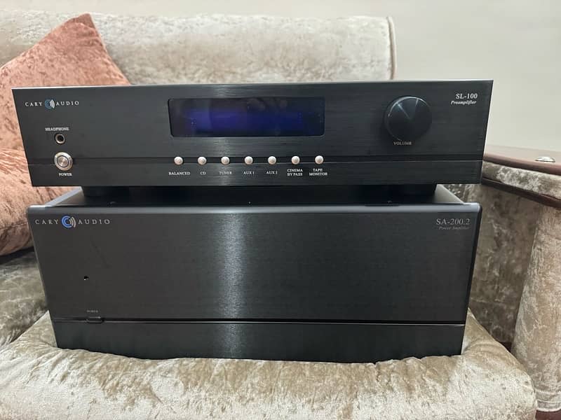 Cary Audio Pre and Power Amplifier (audiophile) 2