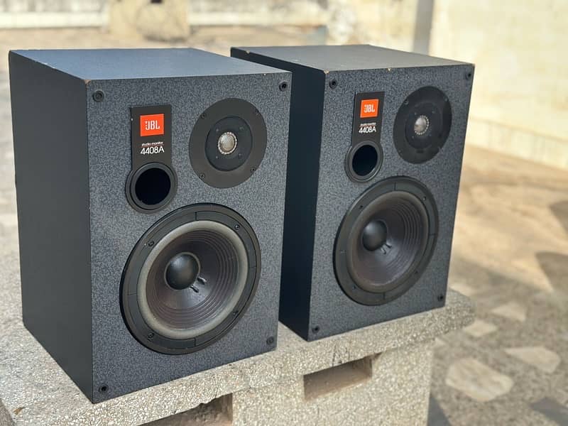 jbl 4408A bookshelf speakers 1