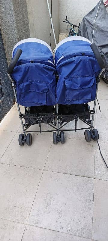 twin pram/stroller for kids 1