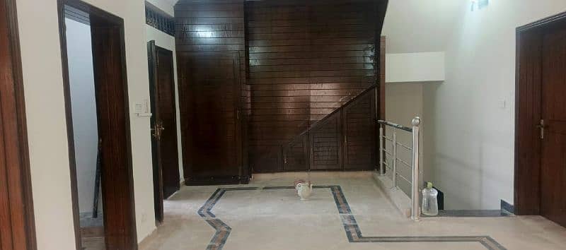 Ground floor with basement hall for rent in I-14/1, corner house. 4