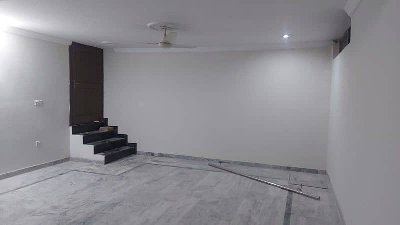 Ground floor with basement hall for rent in I-14/1, corner house. 15