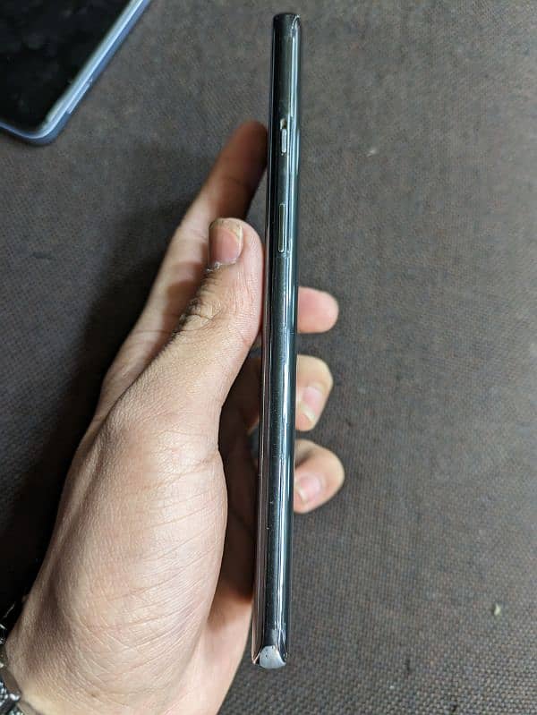 One plus 8 non pta water pack 8/128gb contact on WhatsApp 03124250376 1