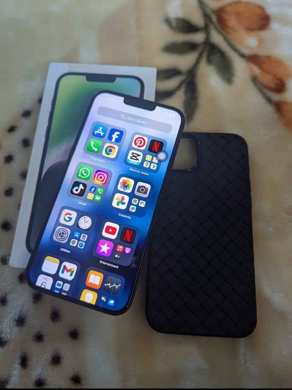 iphone 14 plus jv 128 gb urgent sale Whatsapp or call (0311 80 61 765) 1